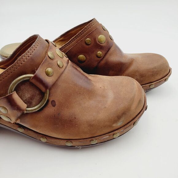 Nurture Cayman Brown Leather Comfort Clogs Mules Metal Hardware Women’s 6 M - Picture 3 of 9